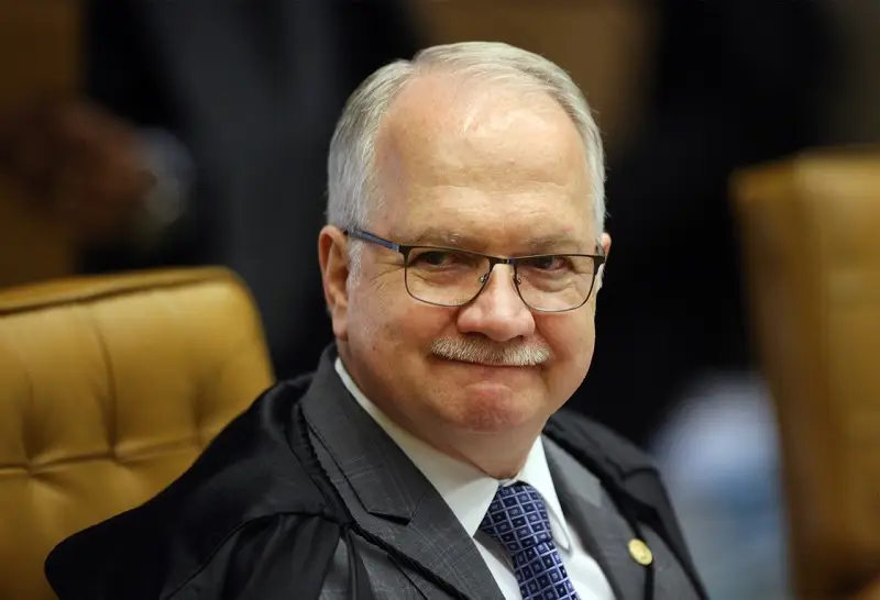 edson fachin - stf - imposto - armas de fogo