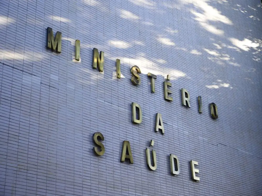 Ministério da Saúde recomenda 4ª dose para idosos acima dos 80 anos
