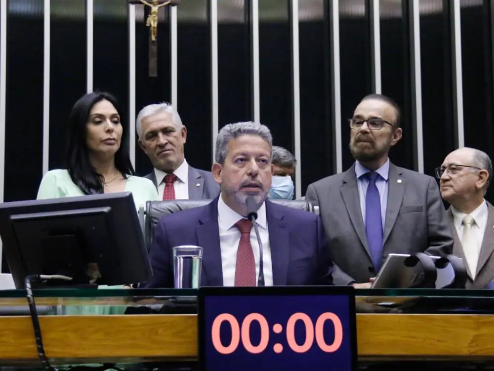 Câmara aprova projeto que limita ICMS sobre combustível e energia