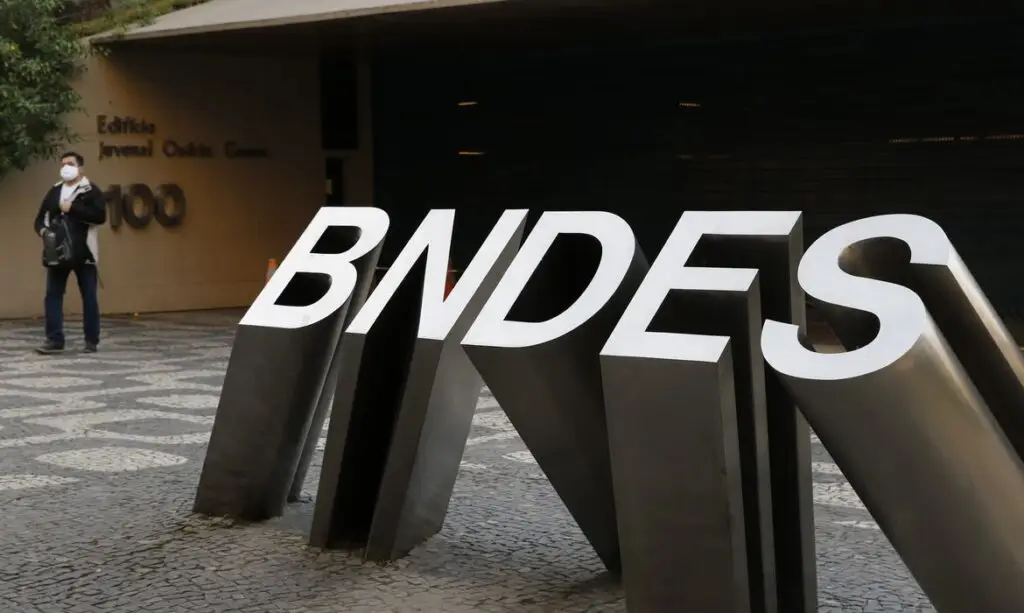 governos esquerda empréstimos BNDES