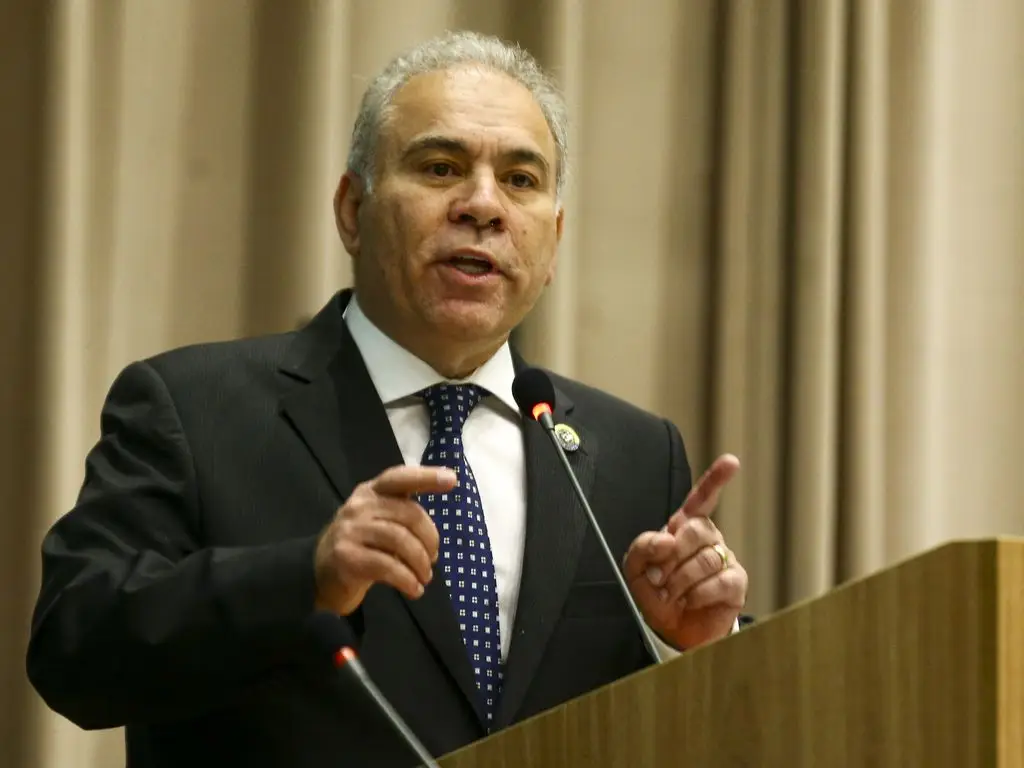 Ex-ministro Marcelo Queiroga vacina contra a covid-19