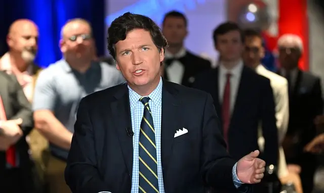 Tucker Carlson fora da Fox News - 2