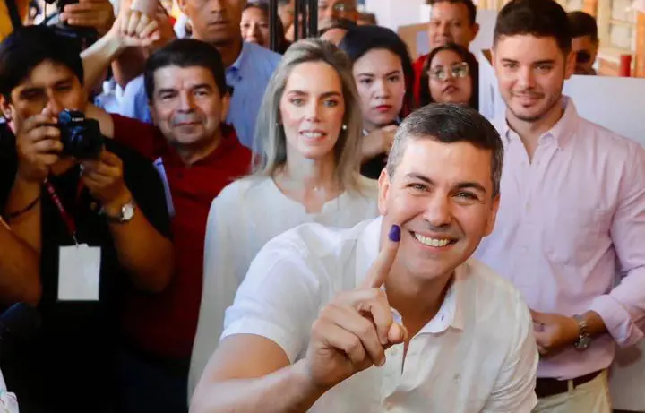 santiago peña - novo presidente do paraguai