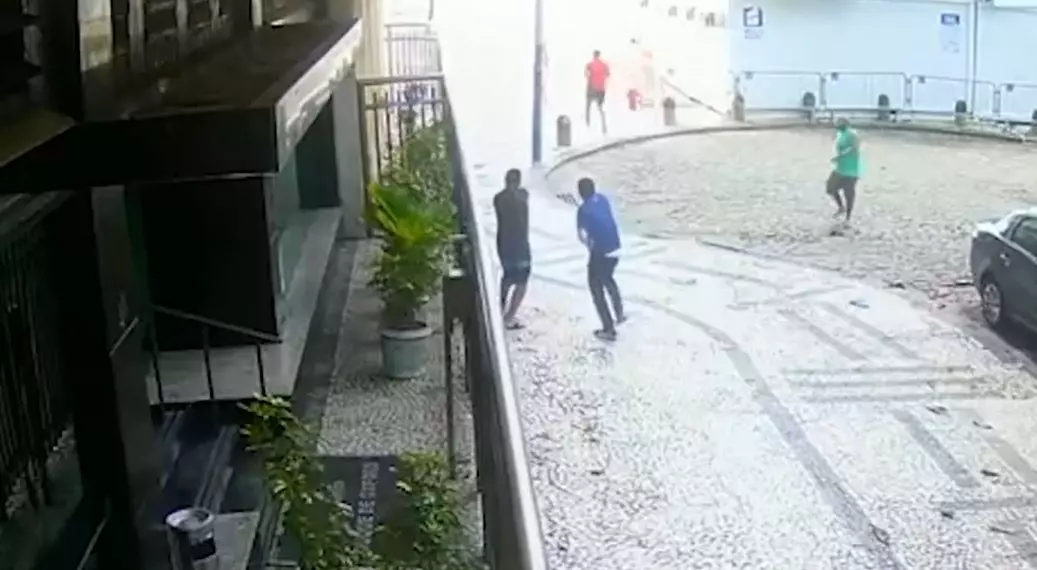 Polícia Suspeito Matar Atleta Urinar