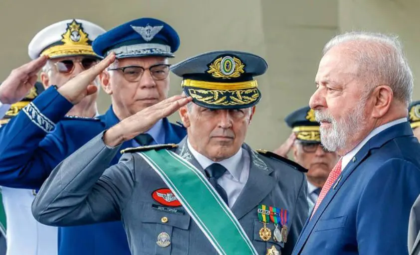 Lula militares