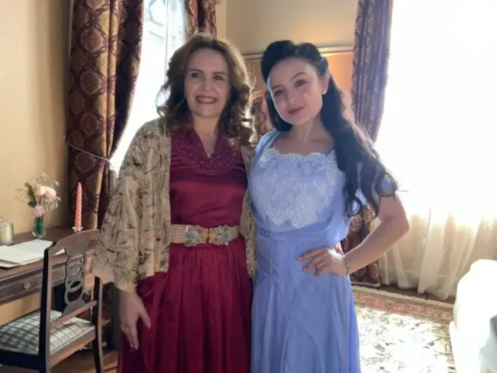 mãe de larissa manoela 2