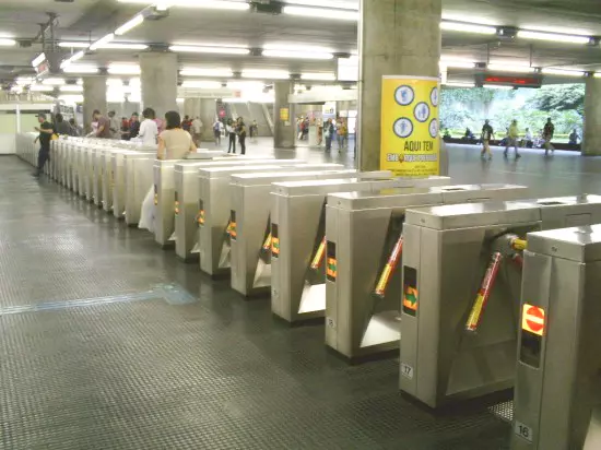 Greve CPTM horário pico