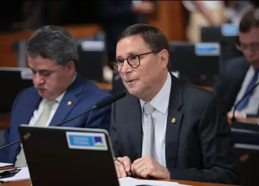 empresa ligada senador mansão2
