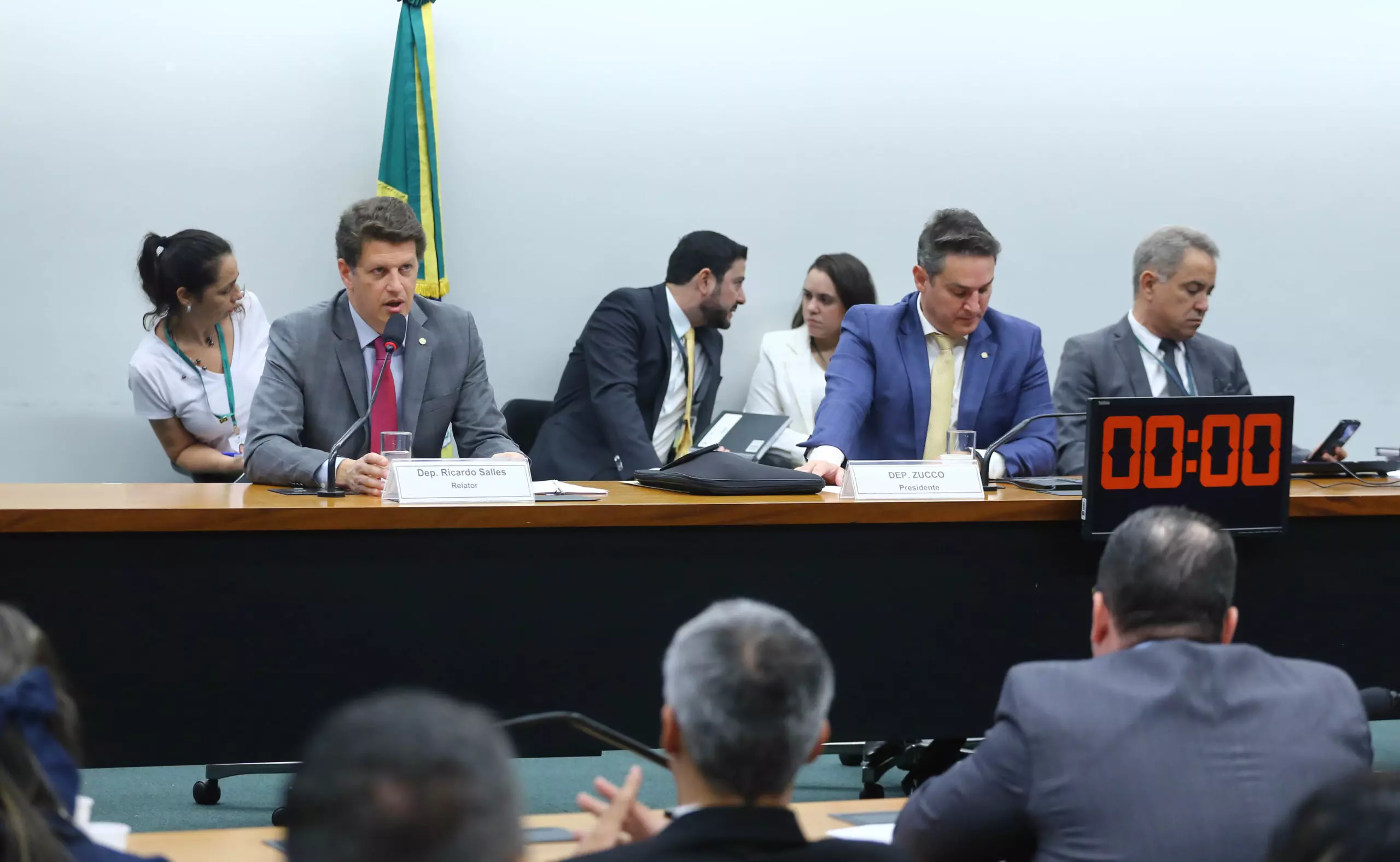 cpi do mst - base governista adia votação de relatório