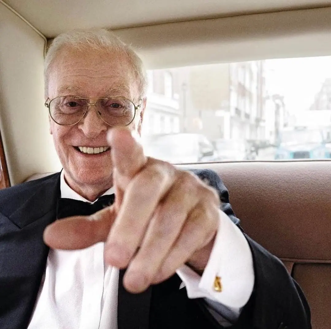 90 Michael Caine aposentadoria 
