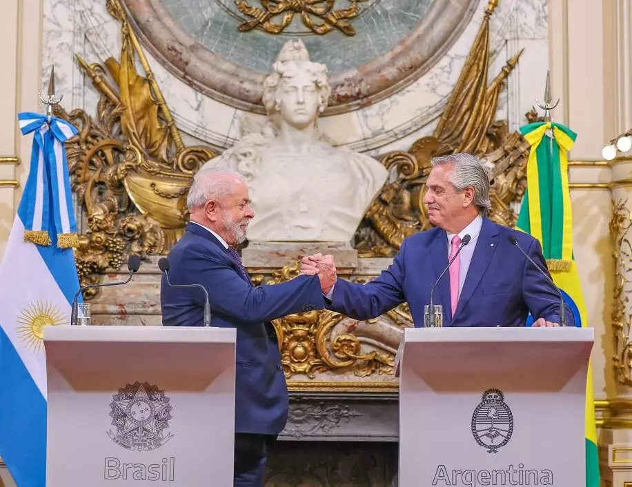 Tebet nega ligação
