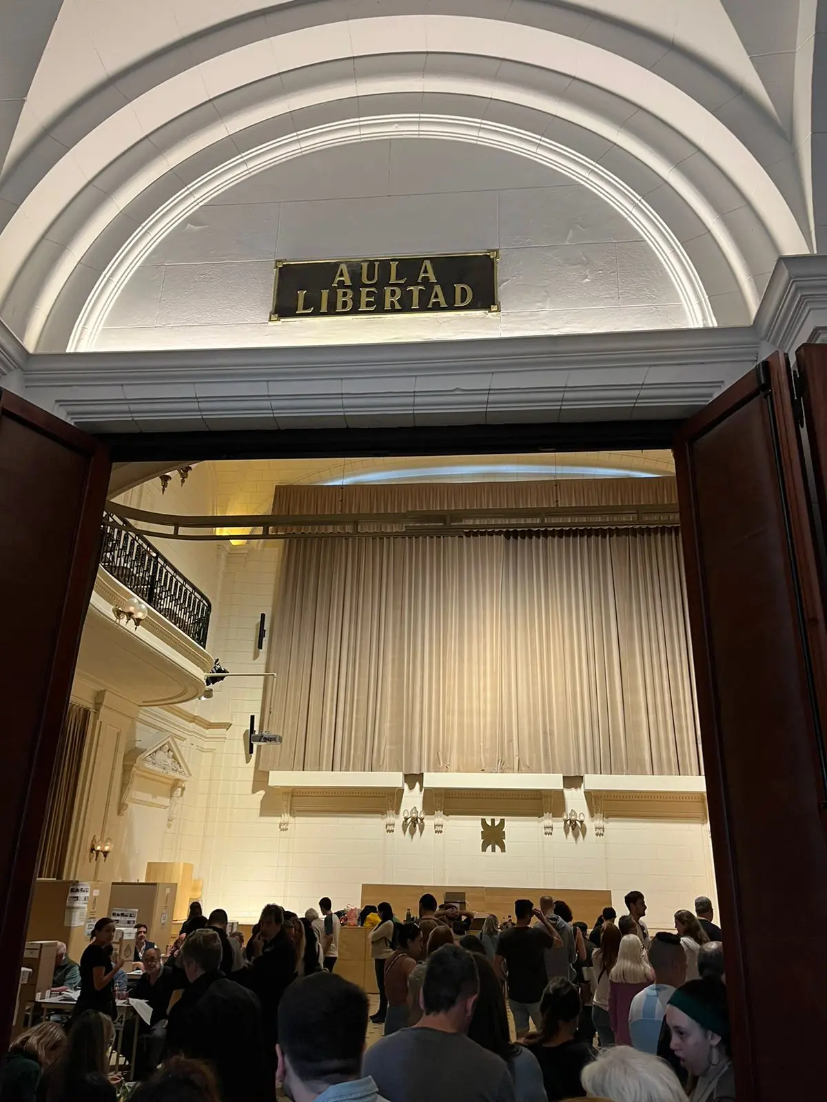 Sala Liberdade, onde votou candidato liberal Javier Milei, em Buenos Aires