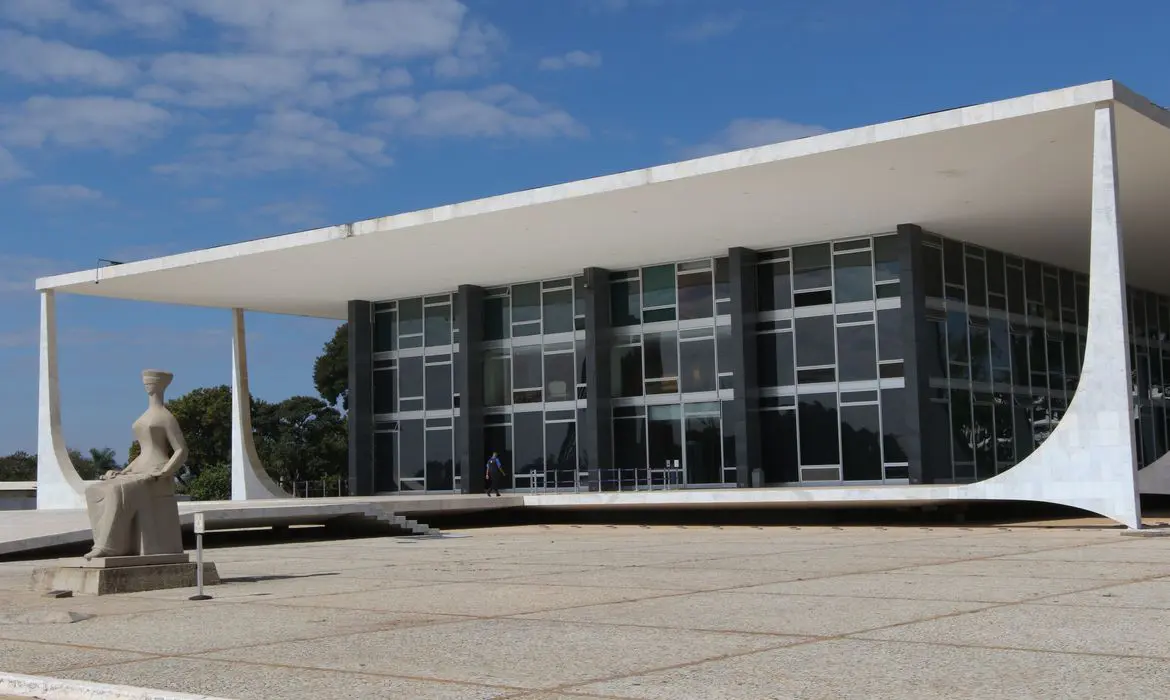 Morre ministro STF