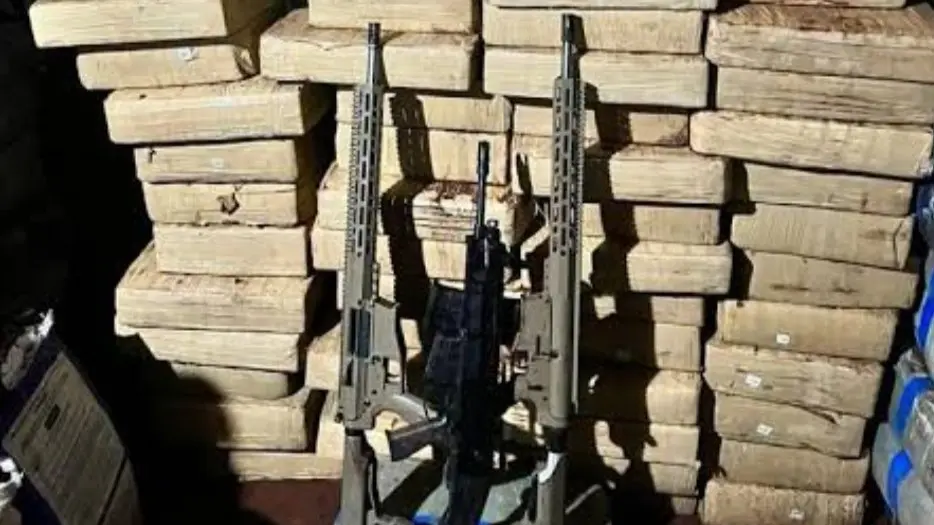 Apreensão de drogas e armas no Paraná