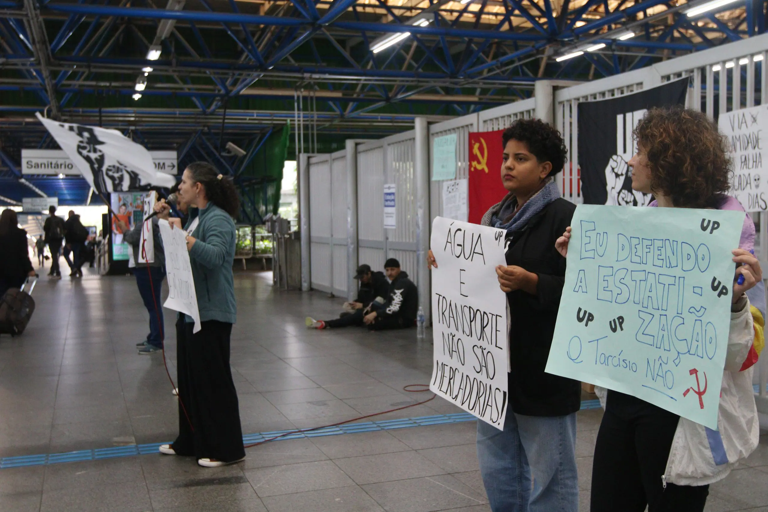 metrô greve sp governo novembro | Protesto durante greve de linhas de metrô e trens contra privatizações do transporte público e do serviço de saneamento. Estação Palmeiras-Barra Funda | Foto: Rovena Rosa/Agência Brasil