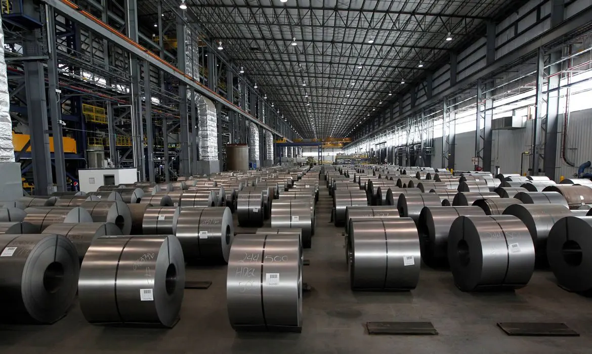 aço ArcelorMittal fábricas férias coletivas