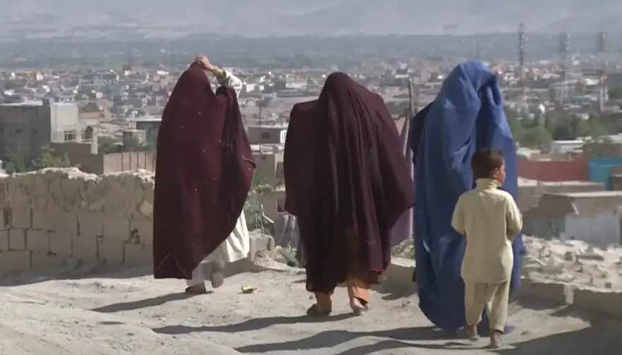 mulheres afeganistão talibã suicídio