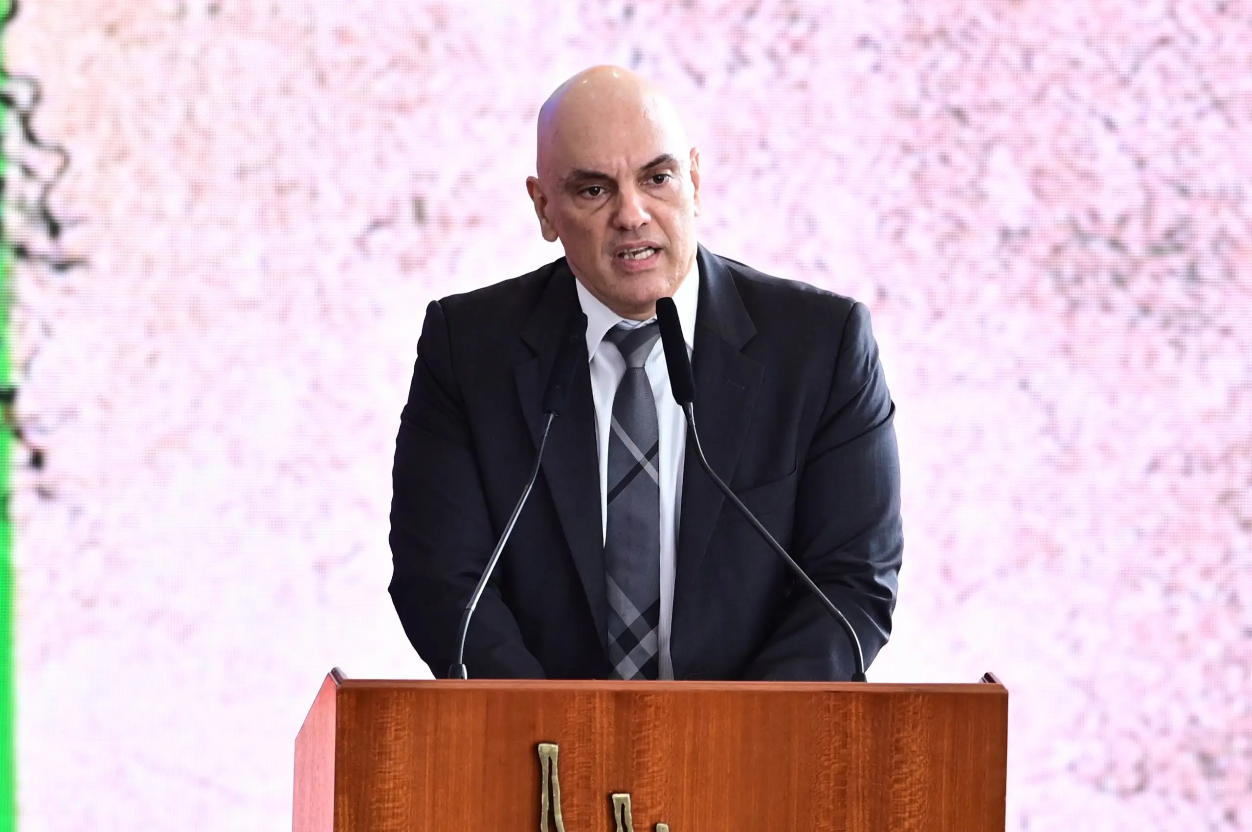 moraes regulamentação inteligência artificial