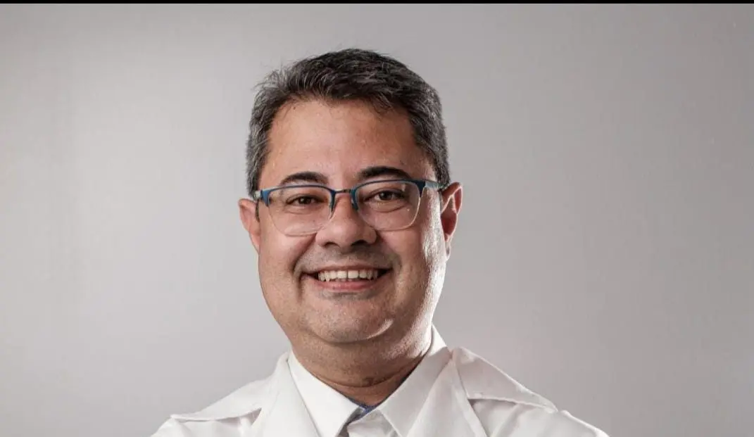 Acupunturista Márcio Higa