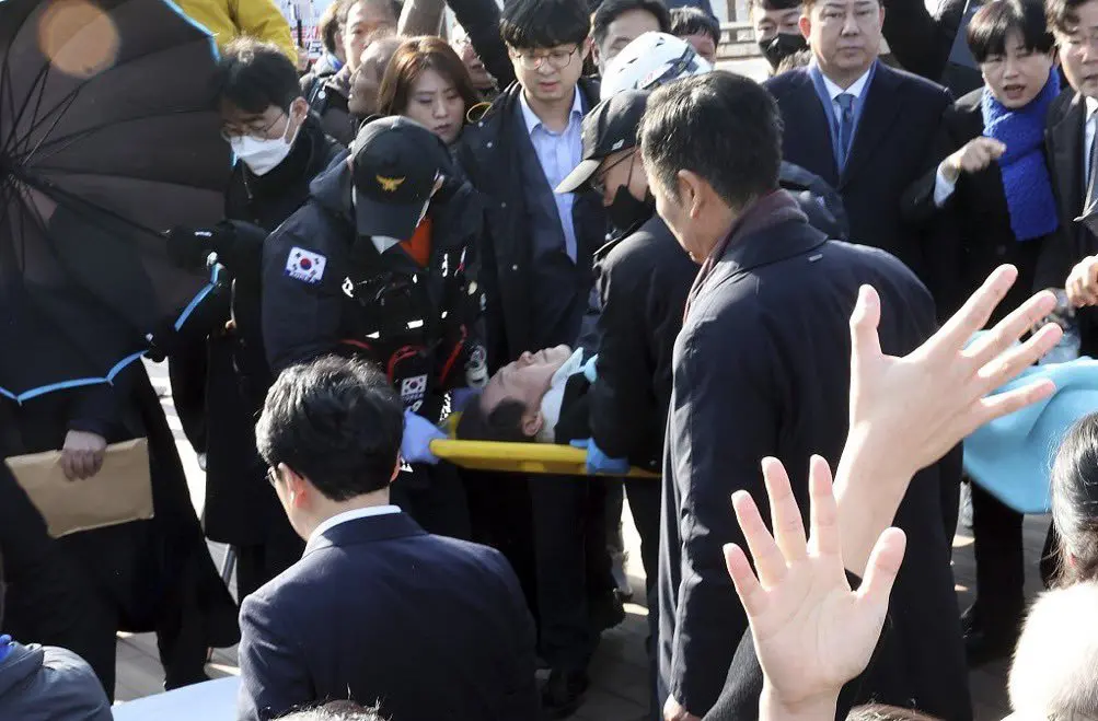 líder coreia sul facada