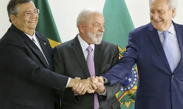 Lula, Dino e Lewandowski