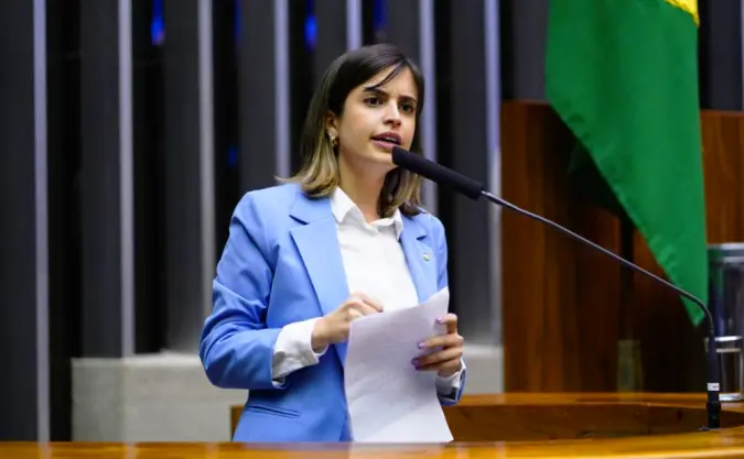 Tabata Amaral