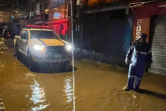 ruas alagadas Sao Sebastiao