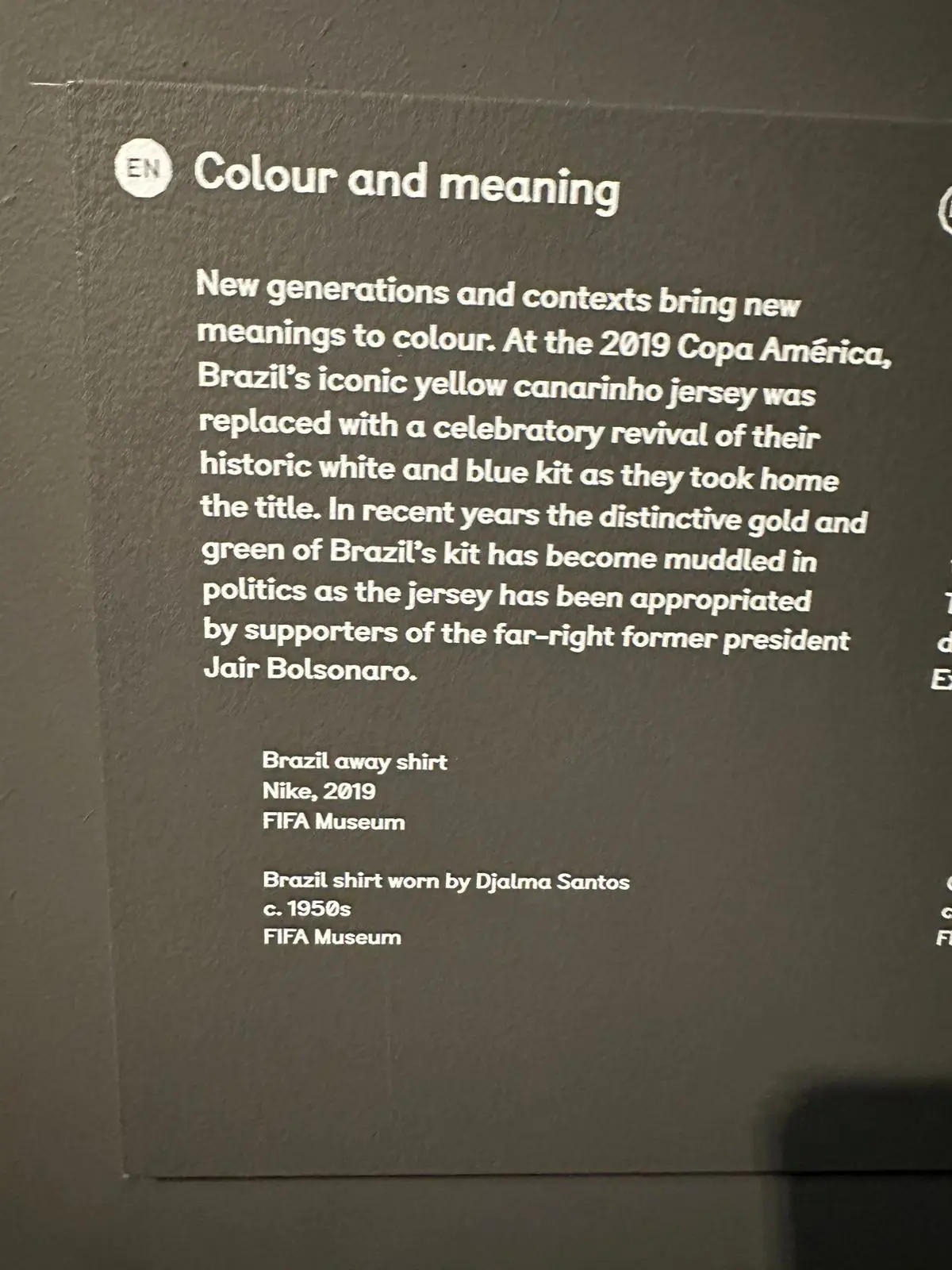 fifa extrema direita seleção | A curadoria da mostra passou pela Fifa e foi desenvolvida em colaboração com o Design Museum de Londres | Foto: Reprodução/Fifa