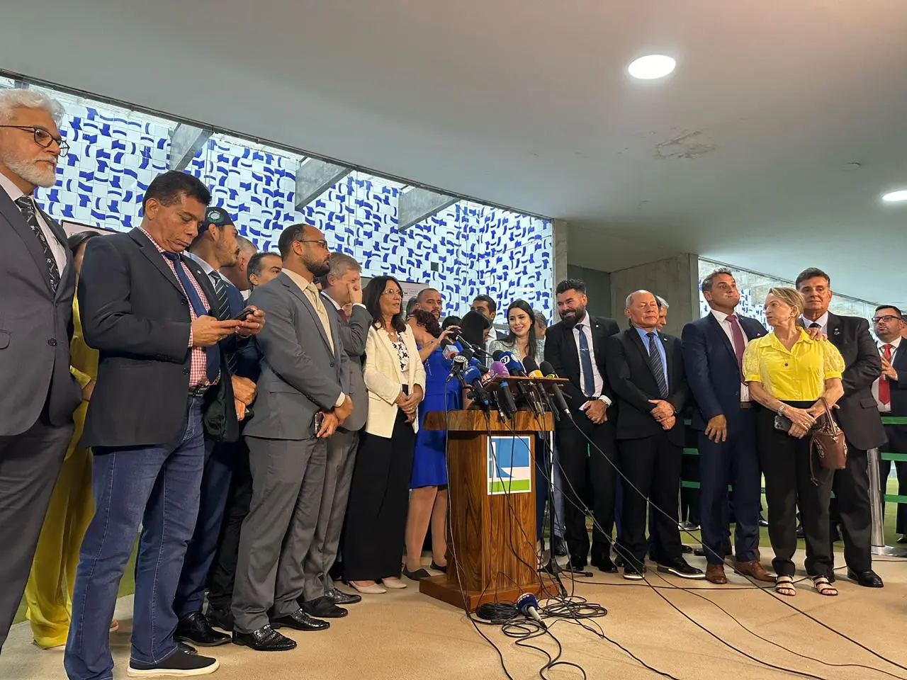 deputados pedem impeachment de lula