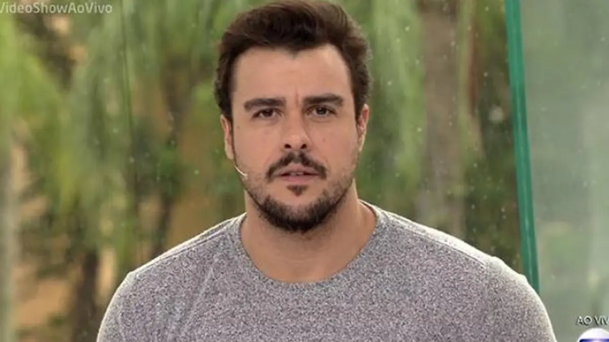 Foto de Joaquim Lopes nos estúdios da TV Globo