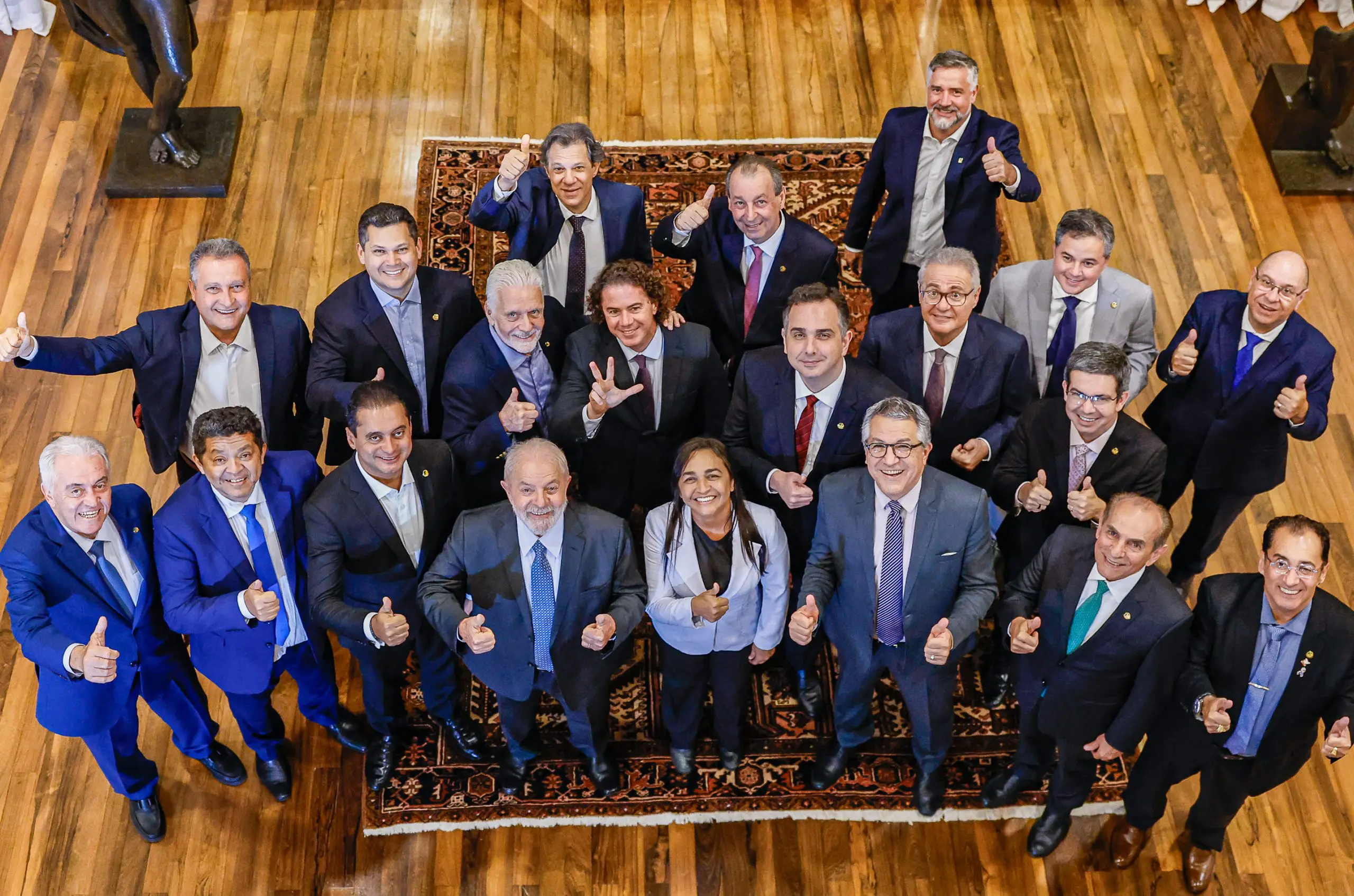 happy hour lula senadores - Foto de reunião com Líderes do Senado durante happy hour promovido pelo Presidente Lula