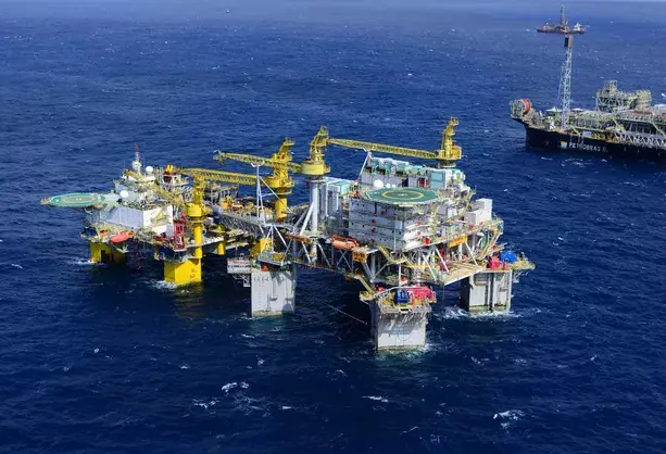 Indústria de extração de petróleo no Brasil atua em 10 estados, os principais são Rio de Janeiro e São Paulo.