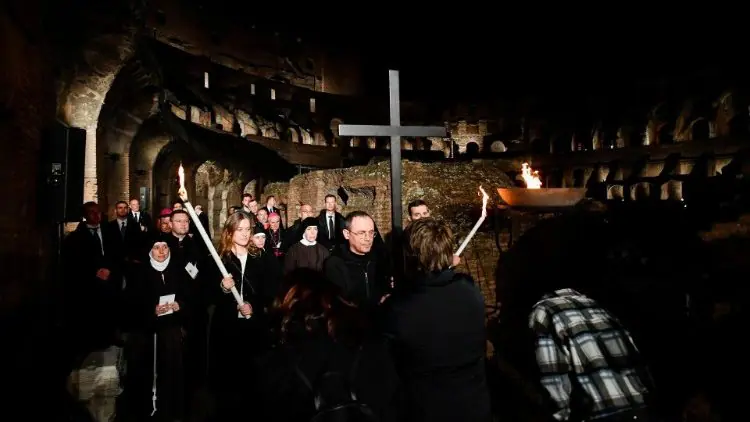 Papa Francisco via sacra