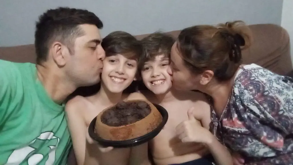 Família com ossos de vidro