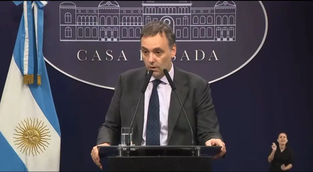 Porta-voz do governo Milei, Manuel Adorni