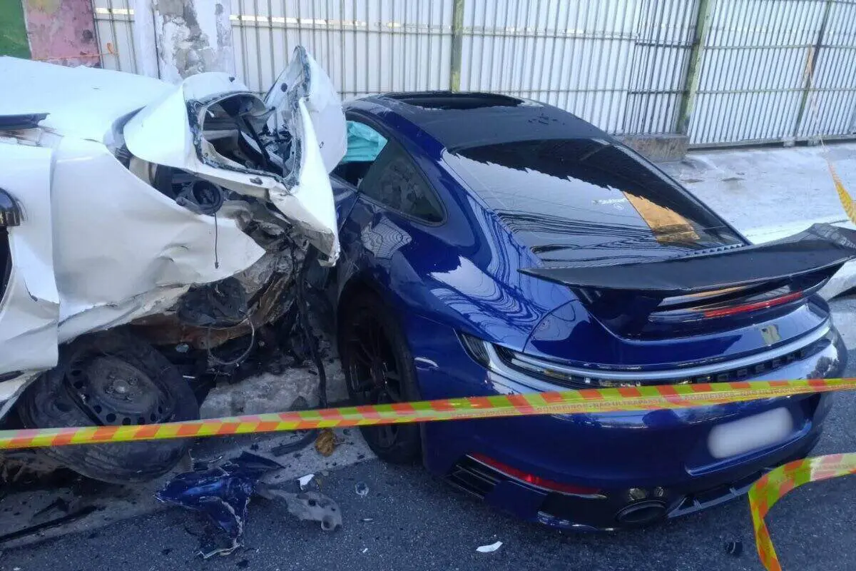 De acordo com testemunhas, Fernando Sastre Filho dirigia a Porsche muito acima da velocidade permitida na via — que é de 50 km/h | Foto: Reprodução/Twitter/X