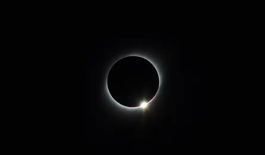 eclipse solar - 8 de abril