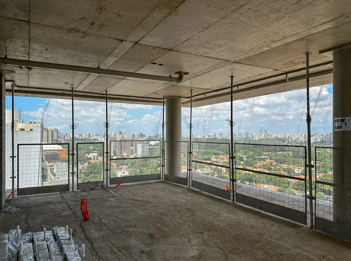 A propriedade oferece acesso a uma piscina coberta de 25 metros de comprimento e 4 metros de largura | Foto: Divulgação/MBRAS