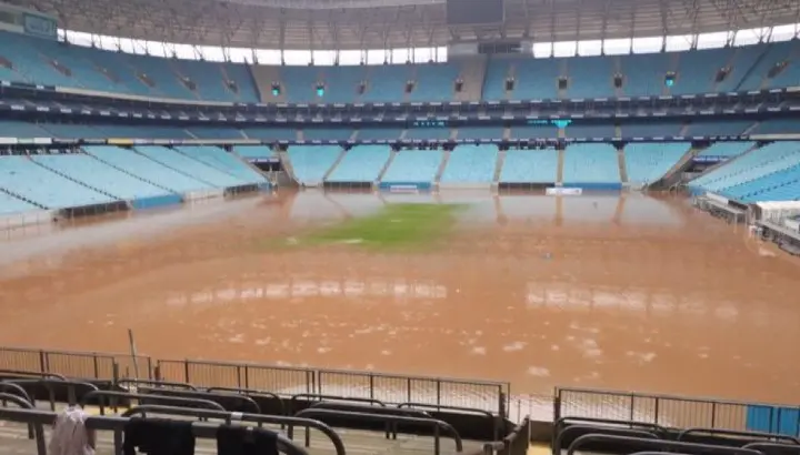 Arena do Grêmio tomada pela enchente