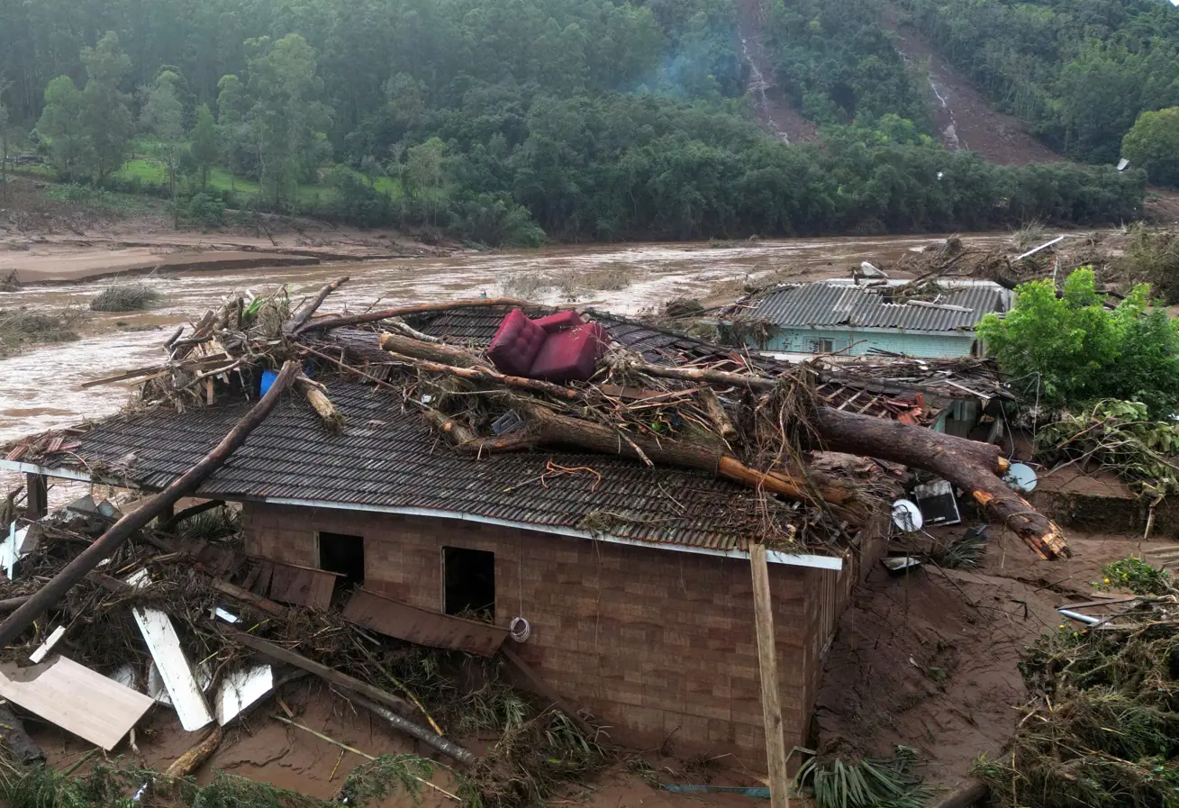 Drone mostra casas destruídas pelas enchentes em Jacarezinho, no Rio Grande do Sul - 5/5/2024 | Foto: Diego Vara/Reuters