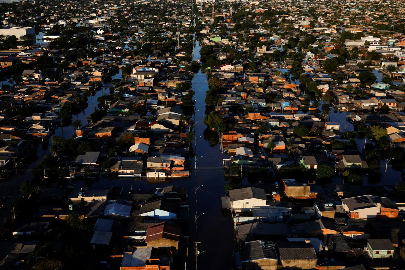 Vista das ruas alagadas em Canoas, no Rio Grande do Sul - 7/5/2024 | Foto: Amanda Perobelli/Reuters