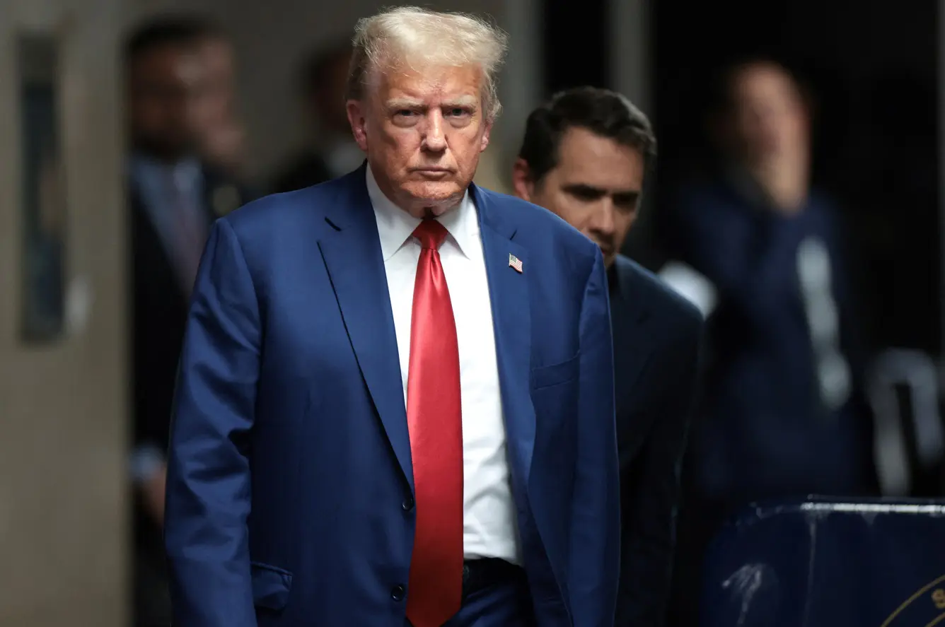 Trump caminha, em meio a seu julgamento no Tribunal Criminal de Manhattan - 6/5/2024 | Foto: McNamee/Reuters