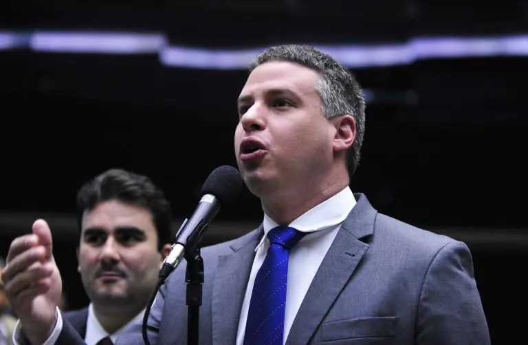 Deputado Arthur Virgílio Bisneto no Plenário da Câmara