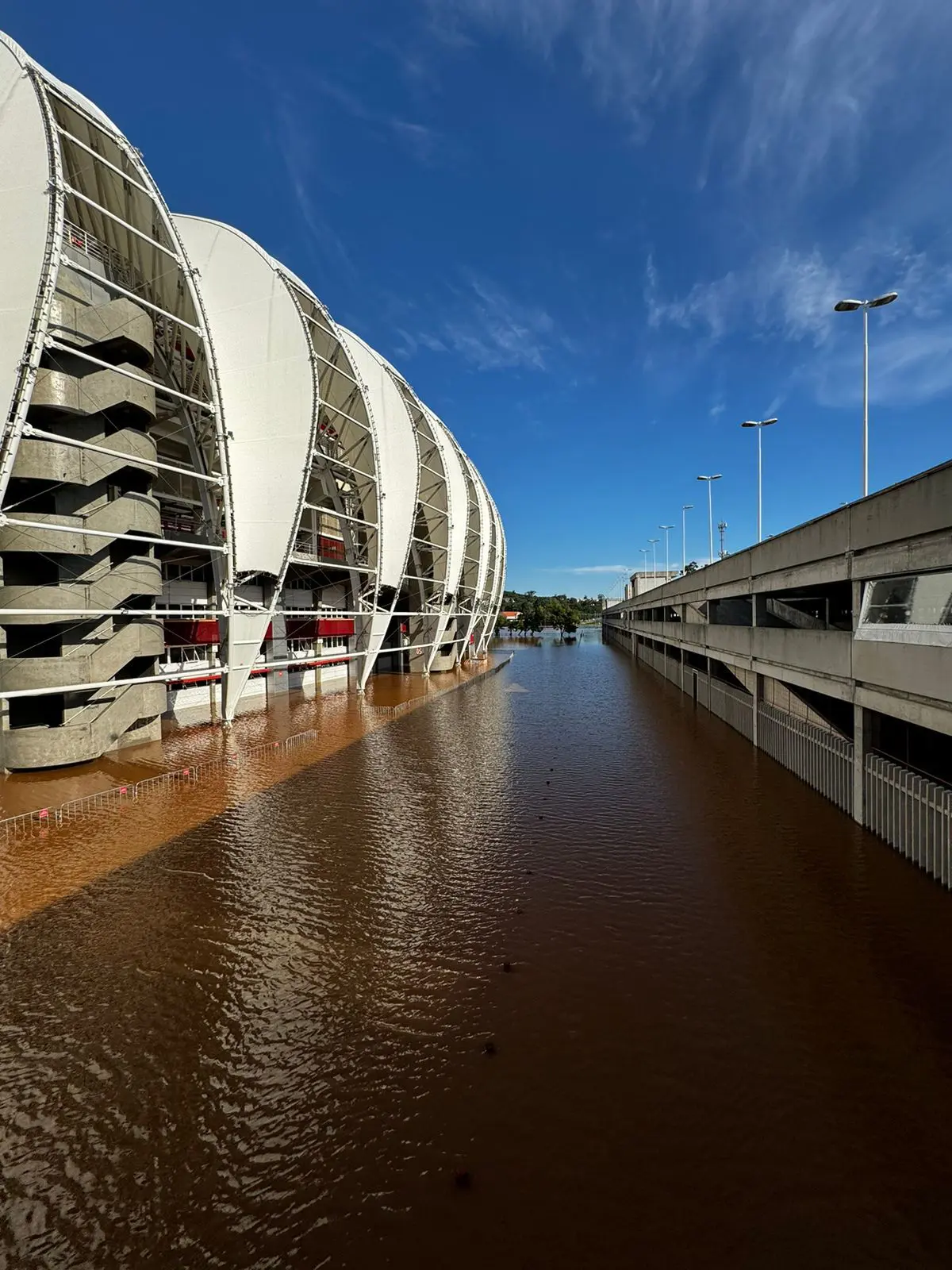 Imagem do lado de fora do estádio do Inter