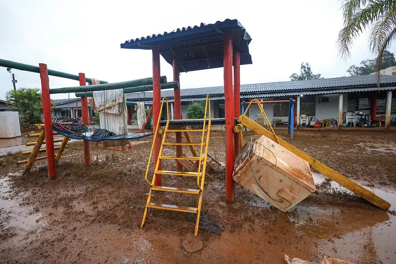 escola em sao sebastiao do cai