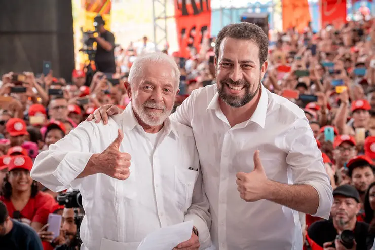 Presidente Lula pediu votos ao pré-candidato Guilherme Boulos (PSOL) em ato no dia 1º de maio | Foto: Leandro Paiva/Flickr