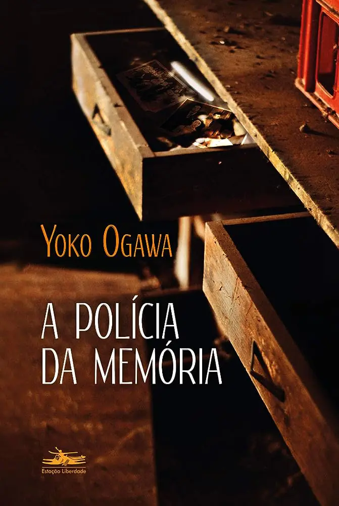'A Polícia da Memória é uma distopia do espírito, um romance que busca captar aquilo que é roubado pelos ditadores no mais íntimo, e não exatamente aquilo que é tangível apenas', escreve Pedro Henrique Alves | Foto: Divulgação/Editora Estação Liberdade