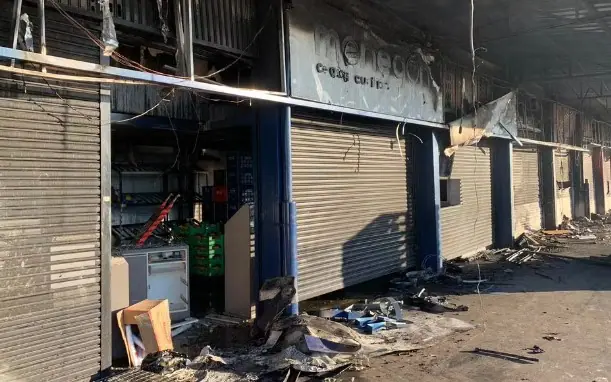 Imagens do incêndio no Ceasa de Curitiba
