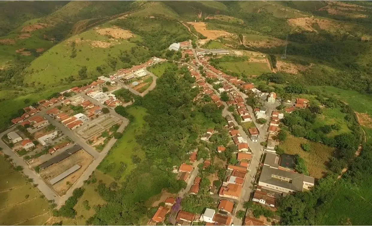 Para atendimentos especializados, os moradores recorrem a Dores do Indaiá, a 40 km de distância | Foto: Reprodução/Facebook
