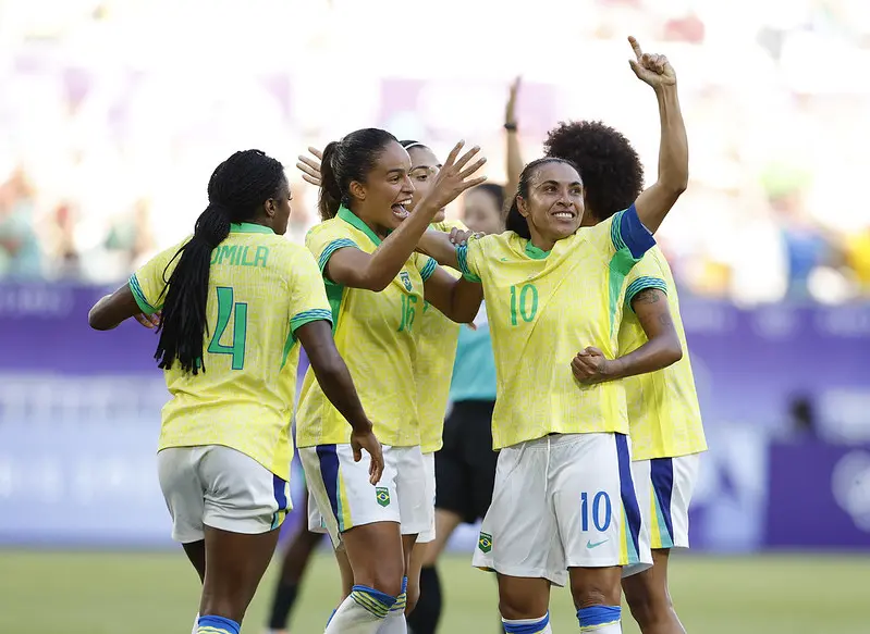 Olimpíadas: Brasil estreia com vitória sobre a Nigéria no futebol feminino